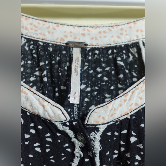 Free People “Days of Romance” Black and Cream Oversized Patterned Blouse Small - Picture 7 of 10